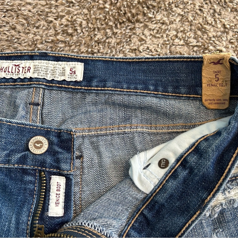 Hollister Size 5 Short Venice Boot Jeans, NWT - Picture 4 of 8